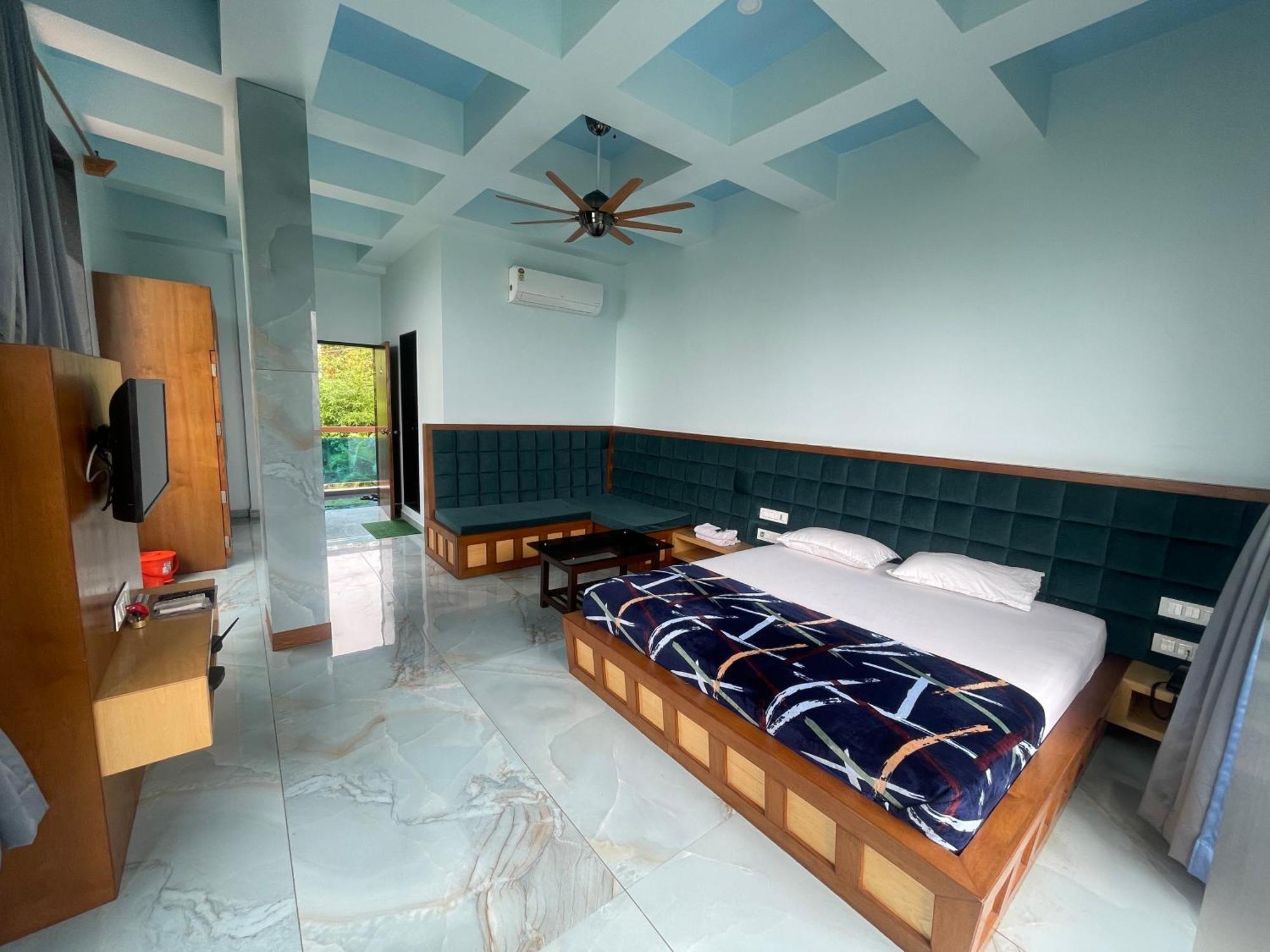 Natural Resort Panhala Exterior photo