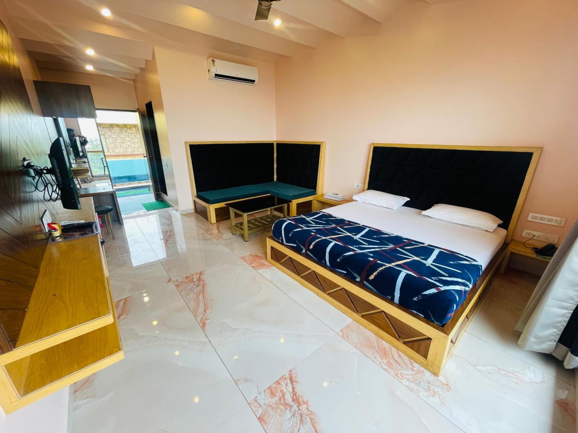 Natural Resort Panhala Exterior photo
