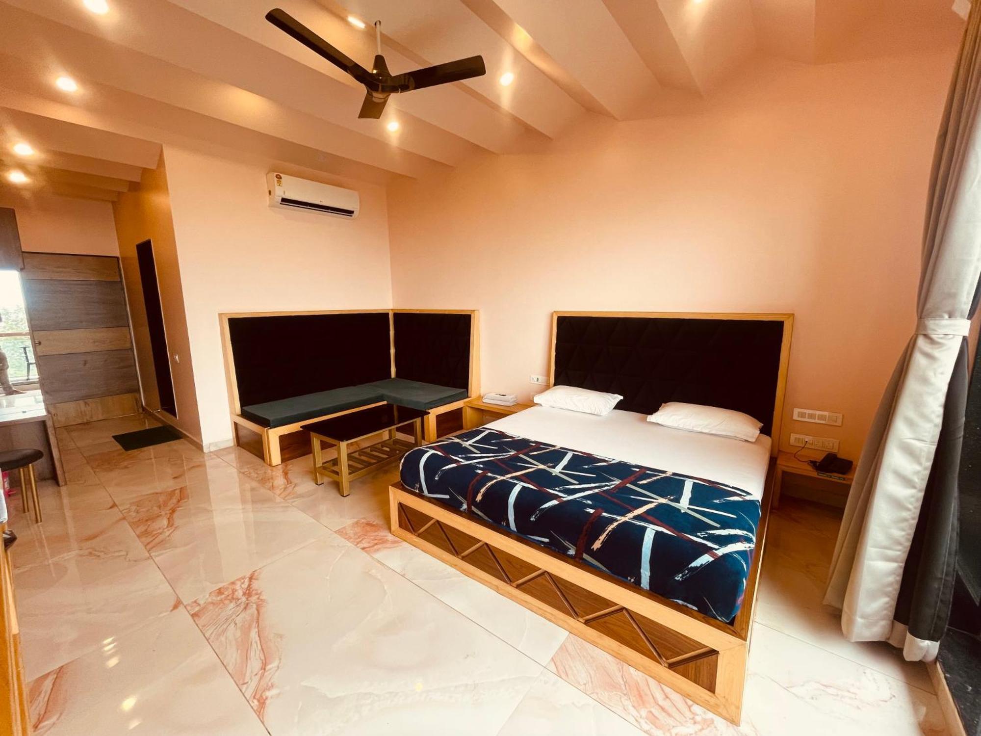 Natural Resort Panhala Exterior photo