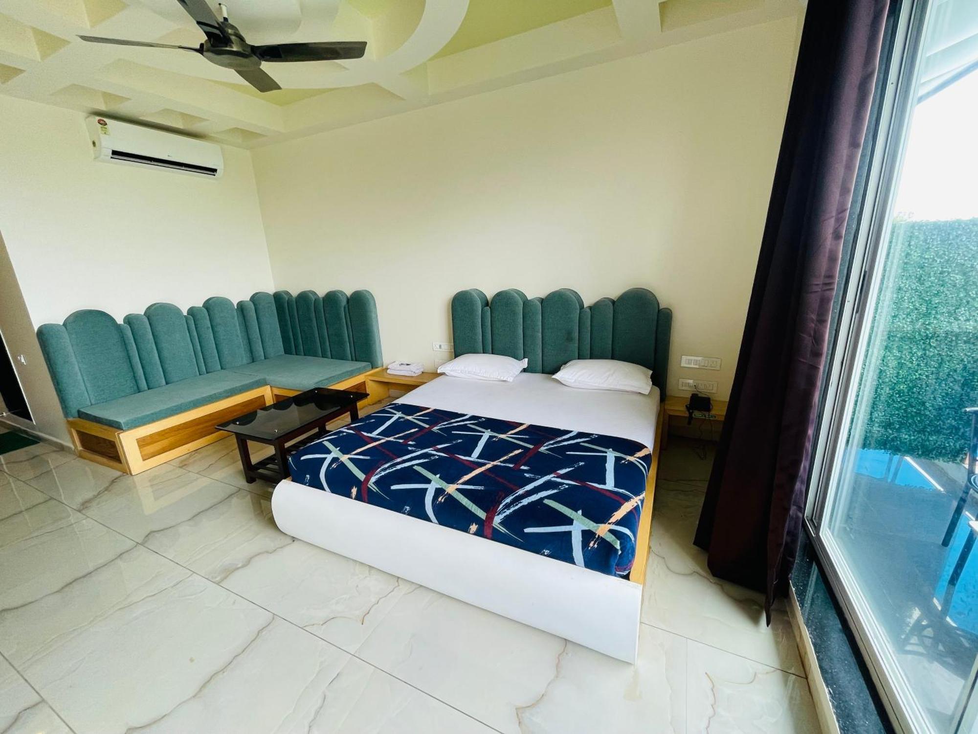 Natural Resort Panhala Exterior photo