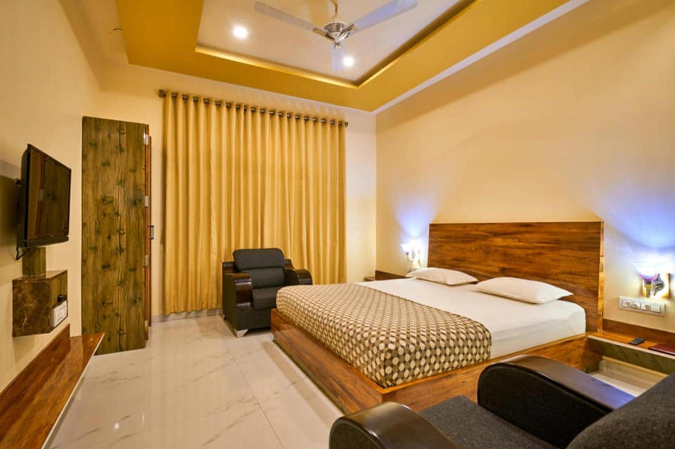 Natural Resort Panhala Exterior photo